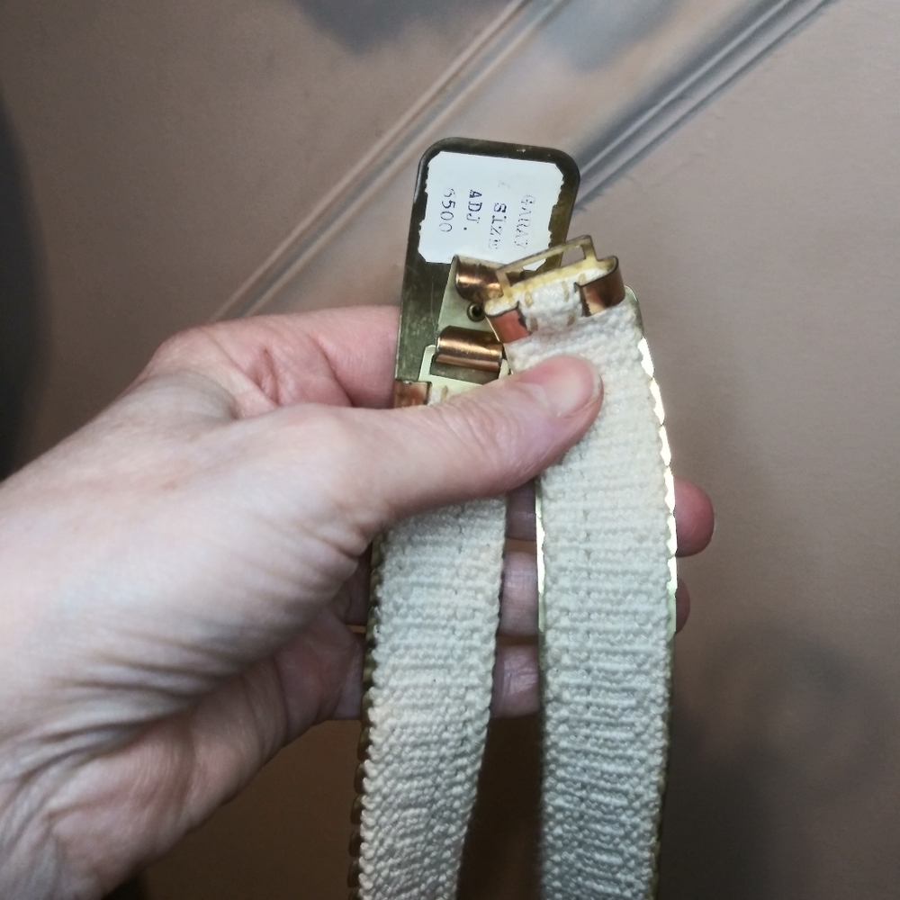 Vintage Gold Metal Stretchy Mermaid Scale Belt With Flower Decorated Buckle - Picture 9 of 10